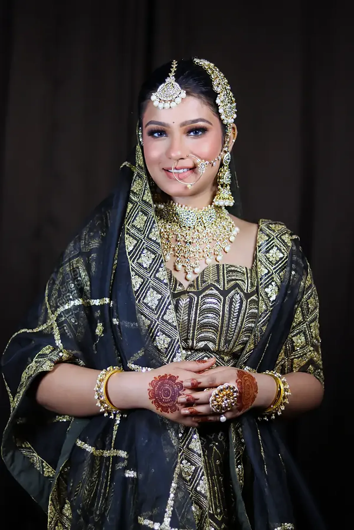 Navy lehenga, soft glam
